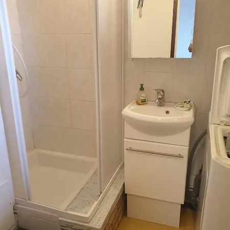 Appt 2 Ou 4 Personnes Avec Piscine, Tennis Et Parking Prive Apartmán *